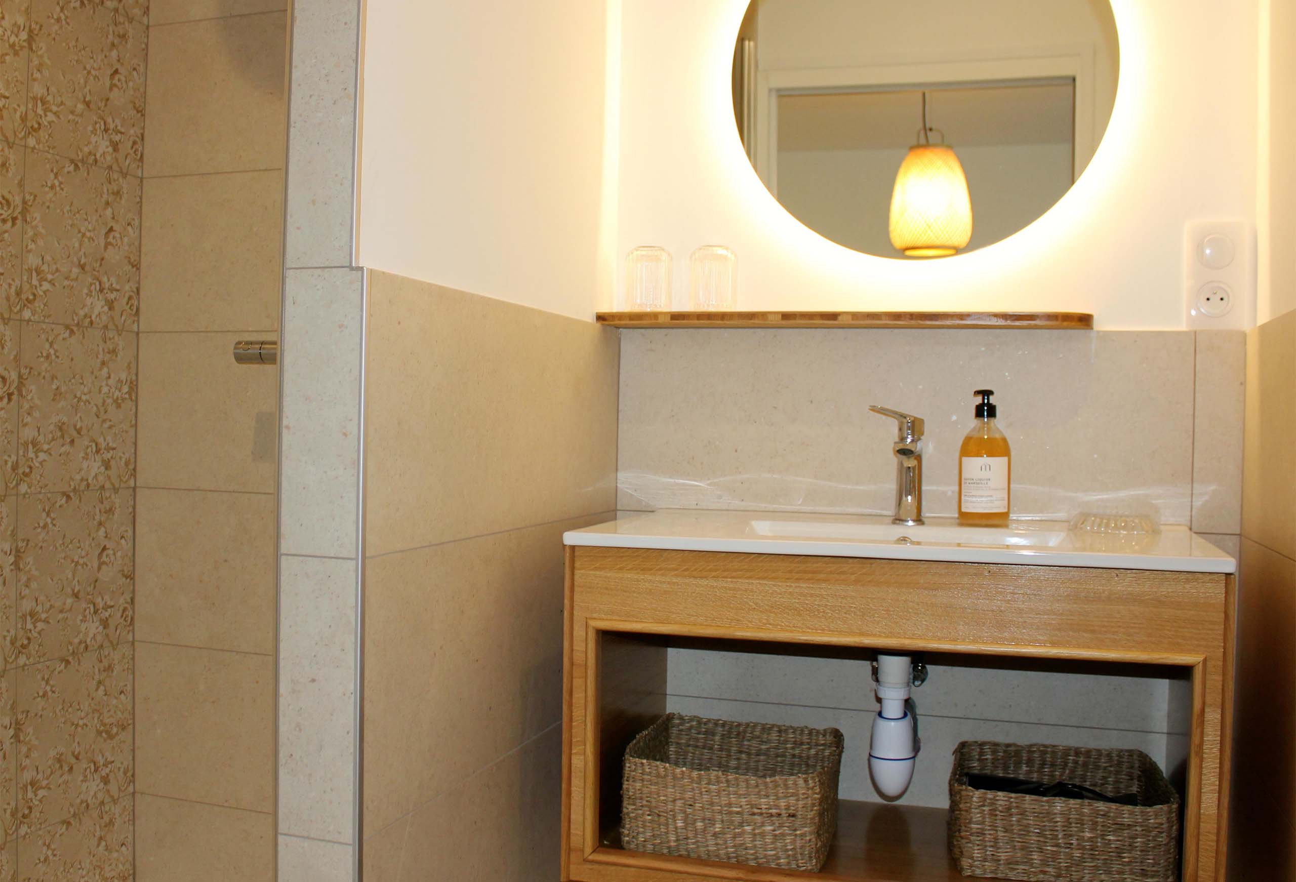 Salle de bain, chambre les petits crins