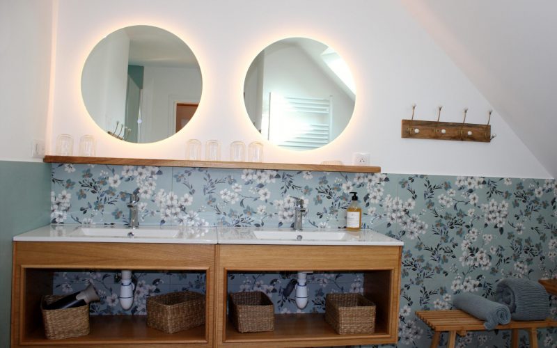 Salle de bain, chambre des jeunes sabots